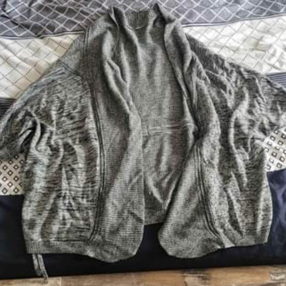 lululemon athletica Sweaters - Lululemon Batwing Cardigan